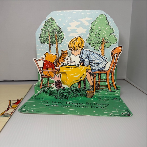 VTG Winnie the Pooh Disney Birthday Centerpiece Hallmark 1986 w/paper tablecloth - Picture 6 of 6